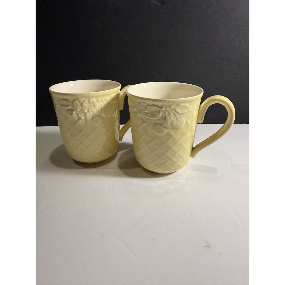 Villeroy & Boch Piemont Estivo Yellow Basketweave Cherry Mugs Set of 2 Germany